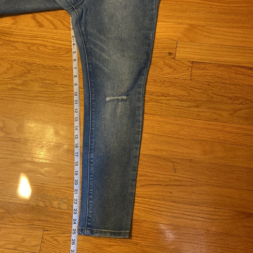 Akira super high rise skinny jean. Size 13(30) - Picture 9 of 12